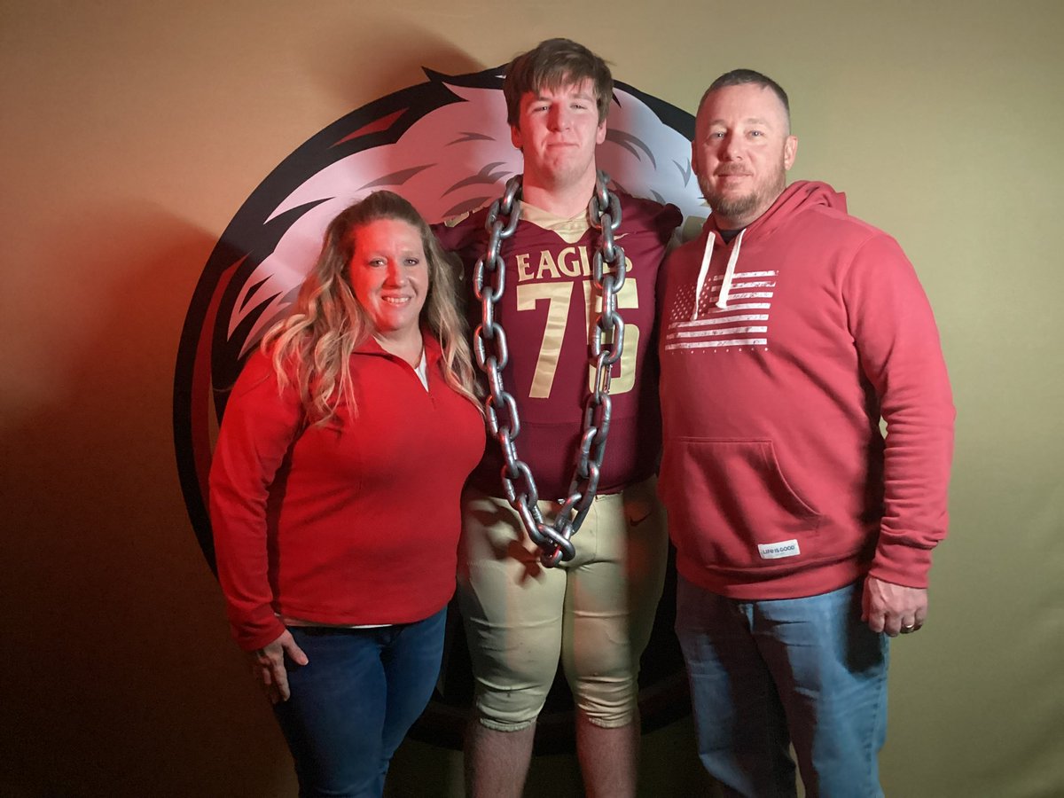 ColbyMorris75's tweet photo. Thankful for the opportunity to come out to Bridgewater for an official visit and to get the chance to talk with the coaches. 
@BH2OFootball @CoachKBarr @CoachLemn https://t.co/CiCbr1cSUP