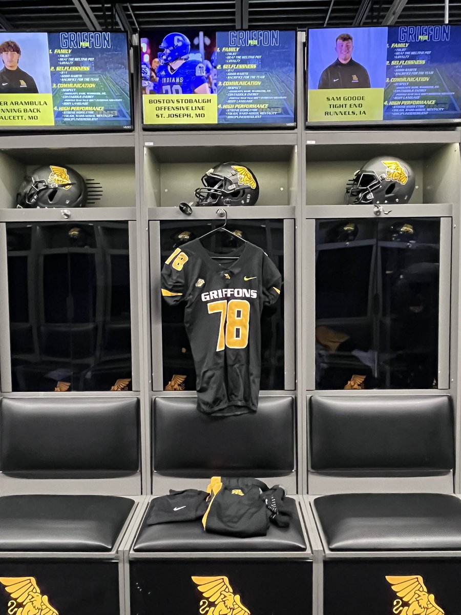 Had a great time on my official visit to Missouri Western! <a href="/TylerFenwick2/">Tyler Fenwick</a> <a href="/ToddThrockmort3/">Todd Throckmorton</a>