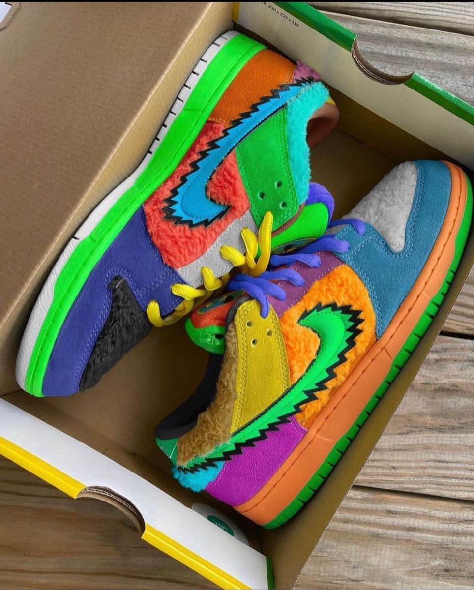 nike sb dunk low x grateful dead bears