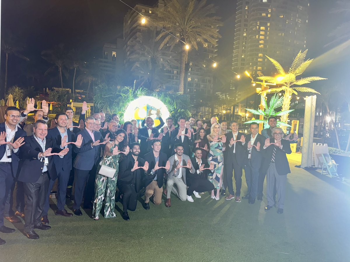 JessDelgado55's tweet image. Great weekend with @dsui_miami_uro on the beach 🏝️