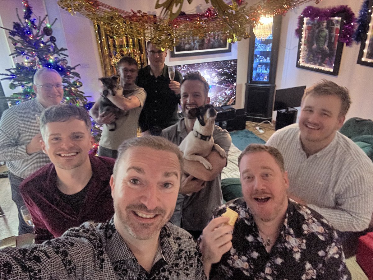 warrenbacci's tweet image. Happy New year.