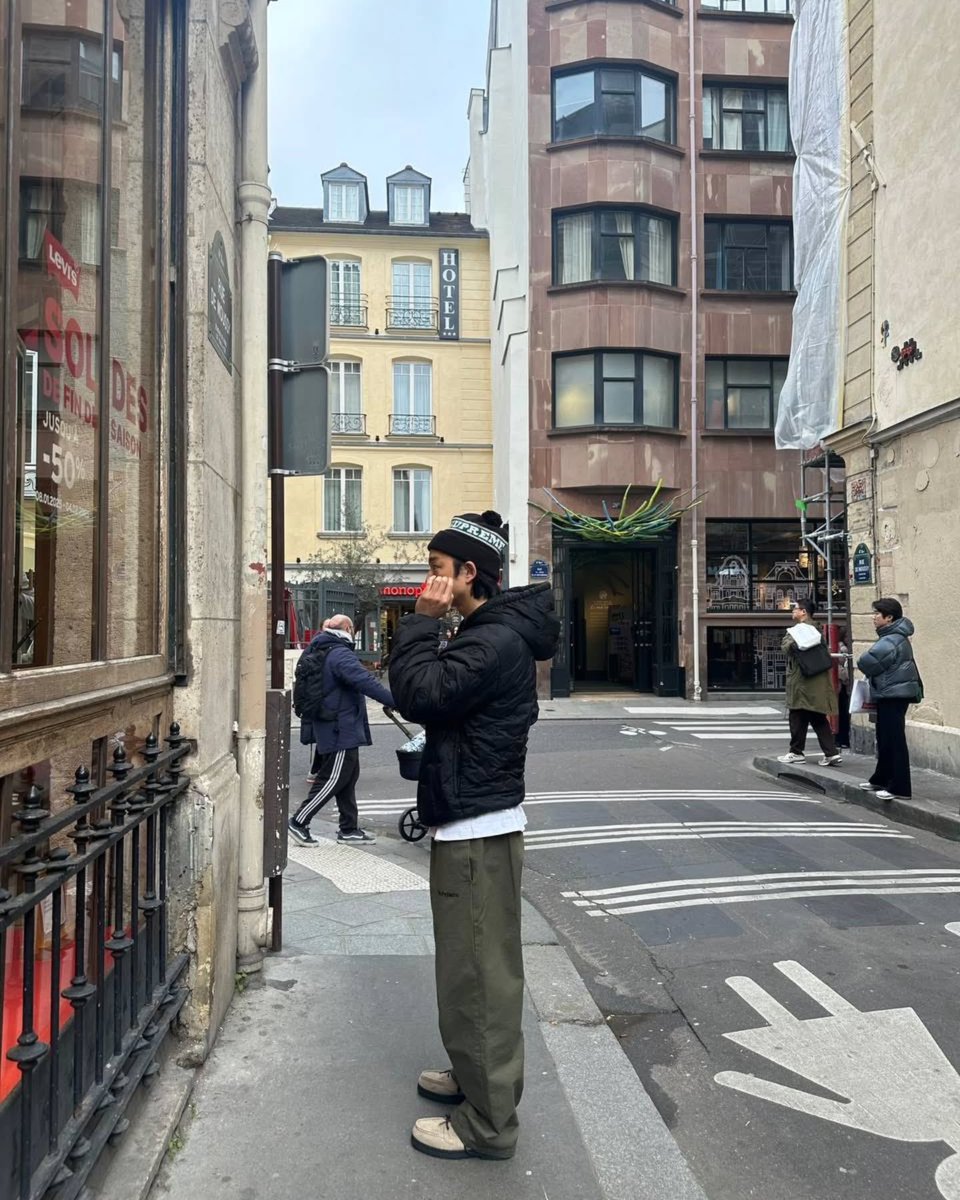 BLACKFACTORY02's tweet photo. 꽁스타 https://t.co/Db8gBR4ZAR
