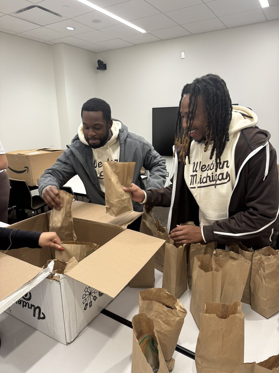 Community service today #BroncosWillReign <a href="/BroncsWillReign/">Broncos Will Reign Collective</a>