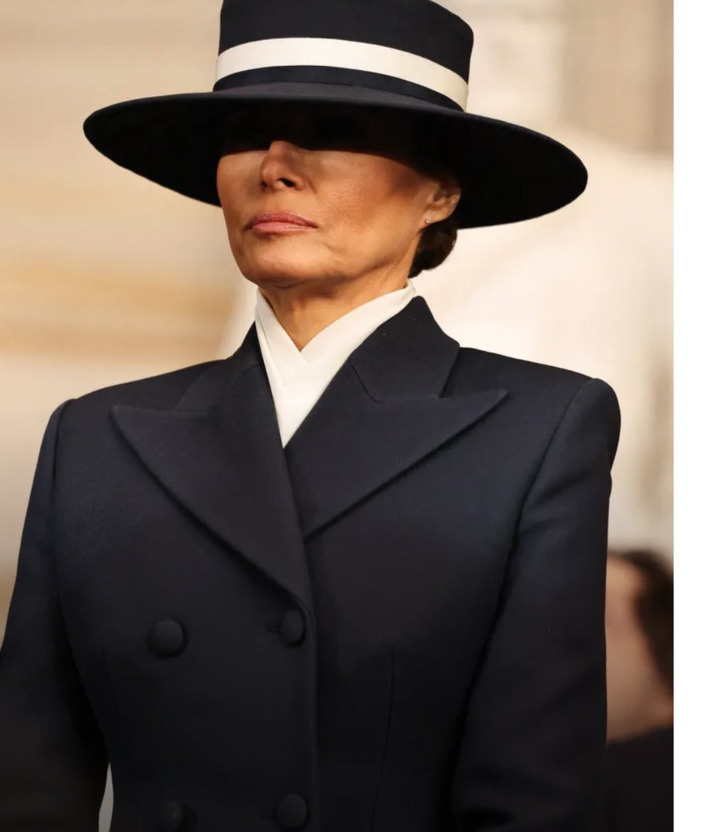 Creepy spy fashion? #MelaniaTrump looks old &amp; awful lol <a href="/nataliedsperl/">natalie denise sperl</a> <a href="/Joshua11172/">Joshua1117</a> <a href="/JoJoFromJerz/">Jo</a> 
This is a fashion fail 🤡👎
“Vote Blue, Stay True” 💙🩵💙🩵