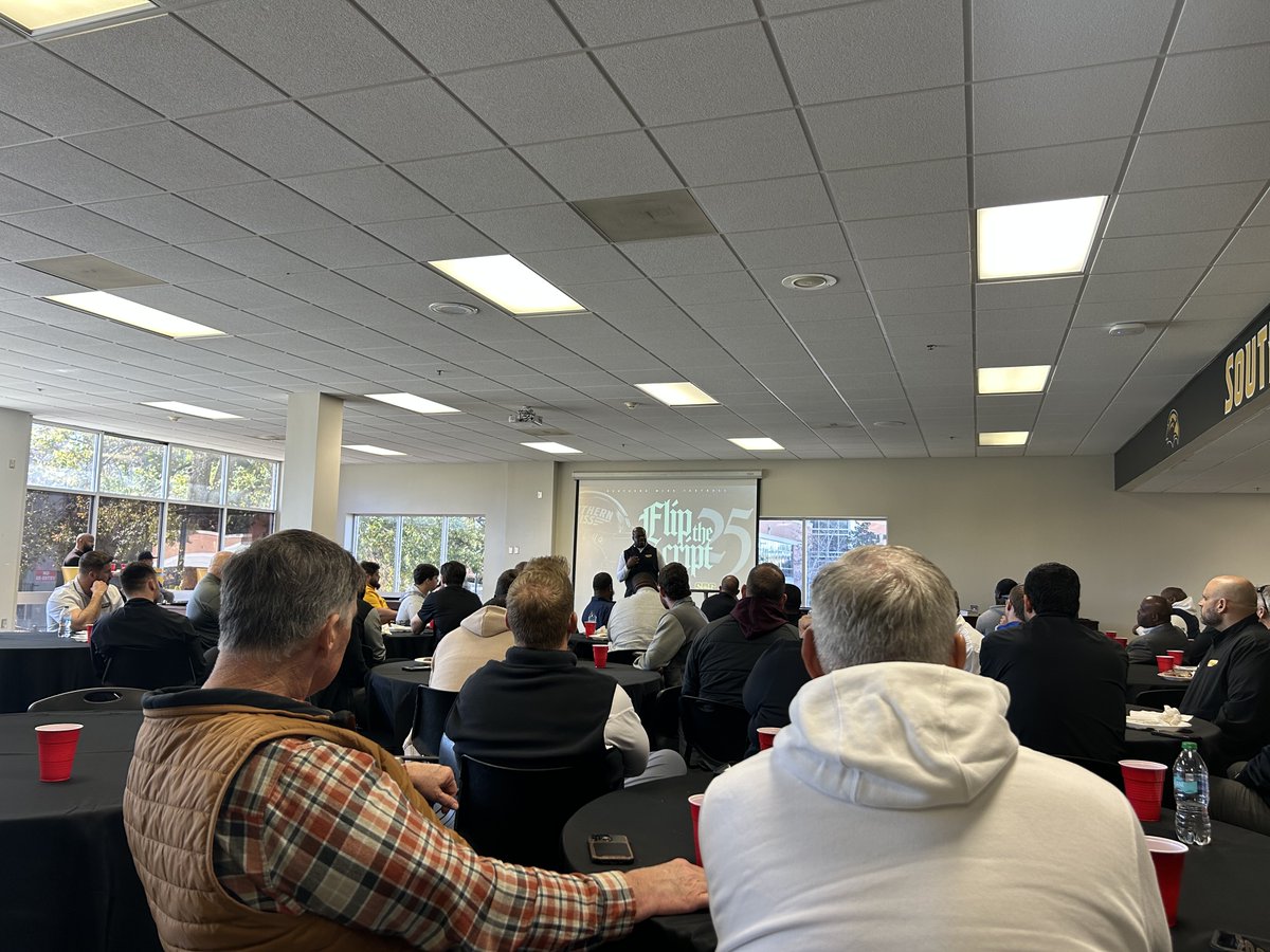 FCA appreciates the head fb coaches from 16 area counties and 4 jucos in SE MS, who attended a packed luncheon on the annual MLK holiday...
Purpose of the invitation was two-fold.  For them to meet new USM Head Coach Charles Huff and to promote community service..
#wehadagoodday!