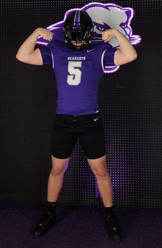 SamSavich5's tweet photo. Had great time today at official visit @SBU_Football 
Thank you @CoachTCurts for great visit 
@OzarkTigersFB https://t.co/CkqBapdNqw
