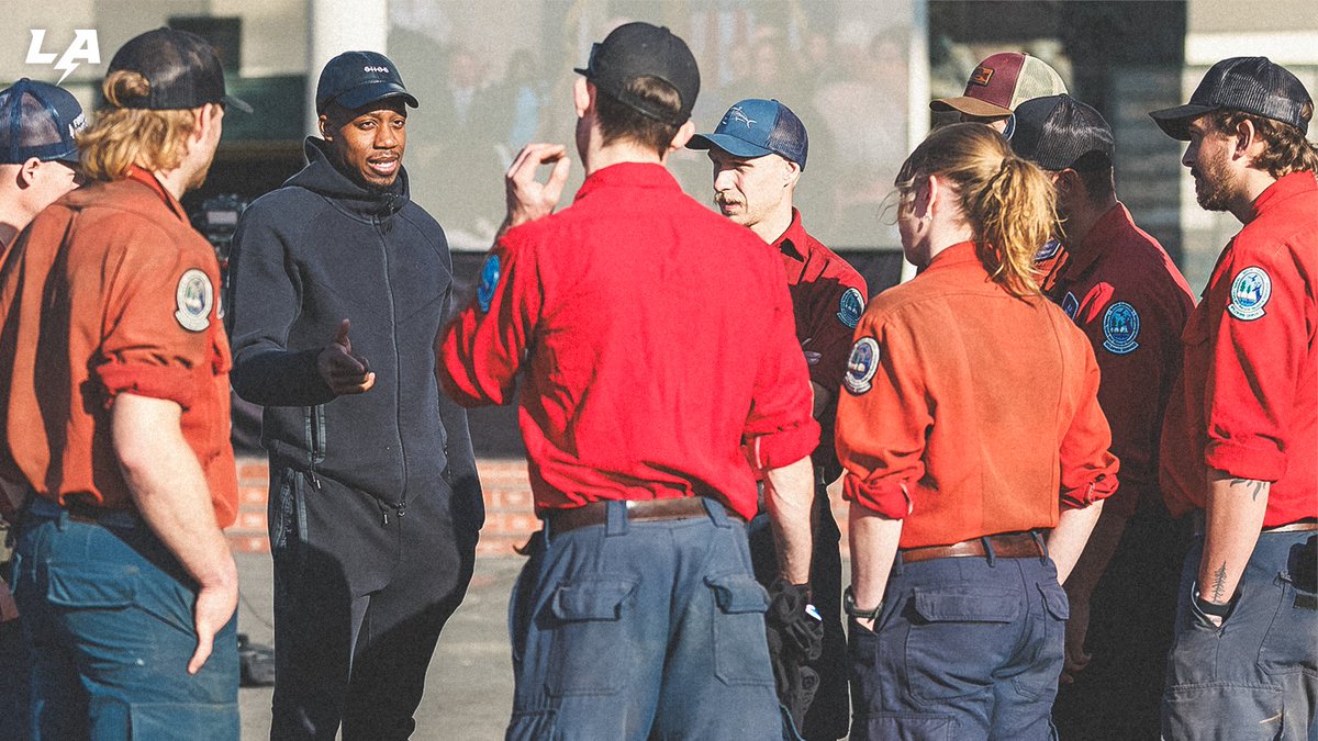 chargers's tweet photo. supporting our canadian heroes fighting the eaton fire 🤝 https://t.co/WG2zF5Gf11