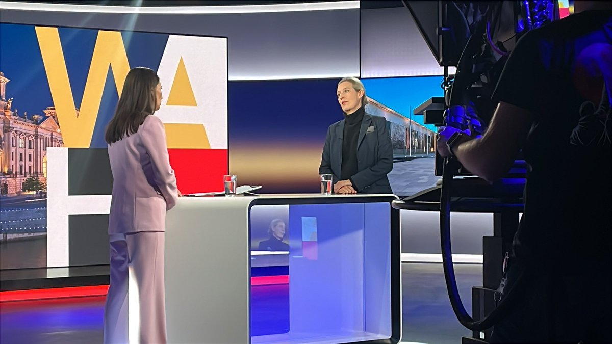 Martin Debes (@martin_debes) on Twitter photo Die RTL-Kollegin <a href="/PinarAtalay/">Pinar Atalay</a> hat #AfD-Chefin <a href="/Alice_Weidel/">Alice Weidel</a> ein paar kluge Fragen gestellt - und ich habe darüber für <a href="/sternde/">stern</a> etwas geschrieben. stern.de/politik/deutsc… Die RTL-Kollegin <a href="/PinarAtalay/">Pinar Atalay</a> hat #AfD-Chefin <a href="/Alice_Weidel/">Alice Weidel</a> ein paar kluge Fragen gestellt - und ich habe darüber für <a href="/sternde/">stern</a> etwas geschrieben. stern.de/politik/deutsc…