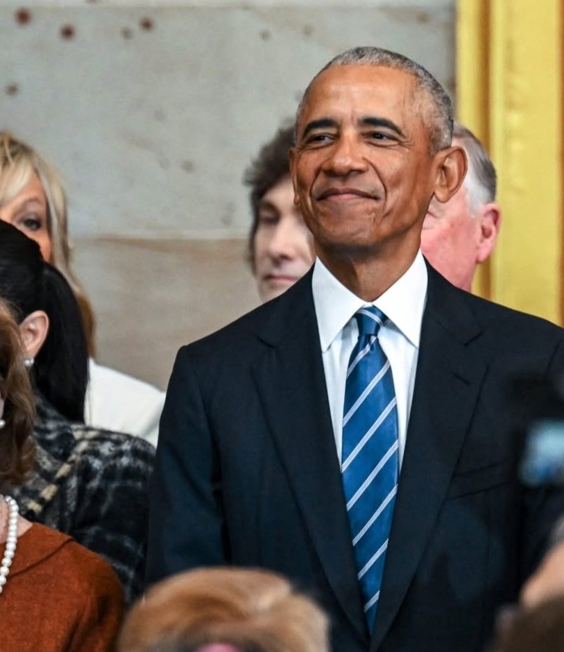 Naija_PR's tweet photo. Barack Obama booed at Trump's Inauguration https://t.co/UBYWpgWfL6