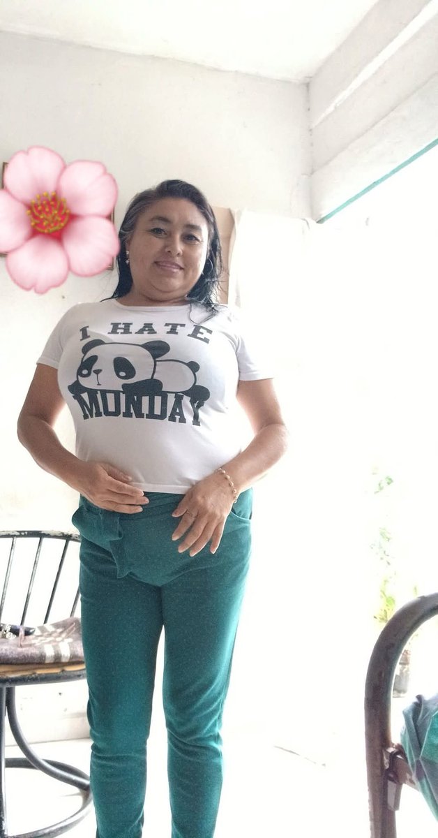 Si quieres nos alejamos y nos olvidamos,
si quieres nos recordamos y nos extrañamos,
pero si quieres nos acercamos y lo intentamos,
y seguimos creyendo en nuestro destino.💋