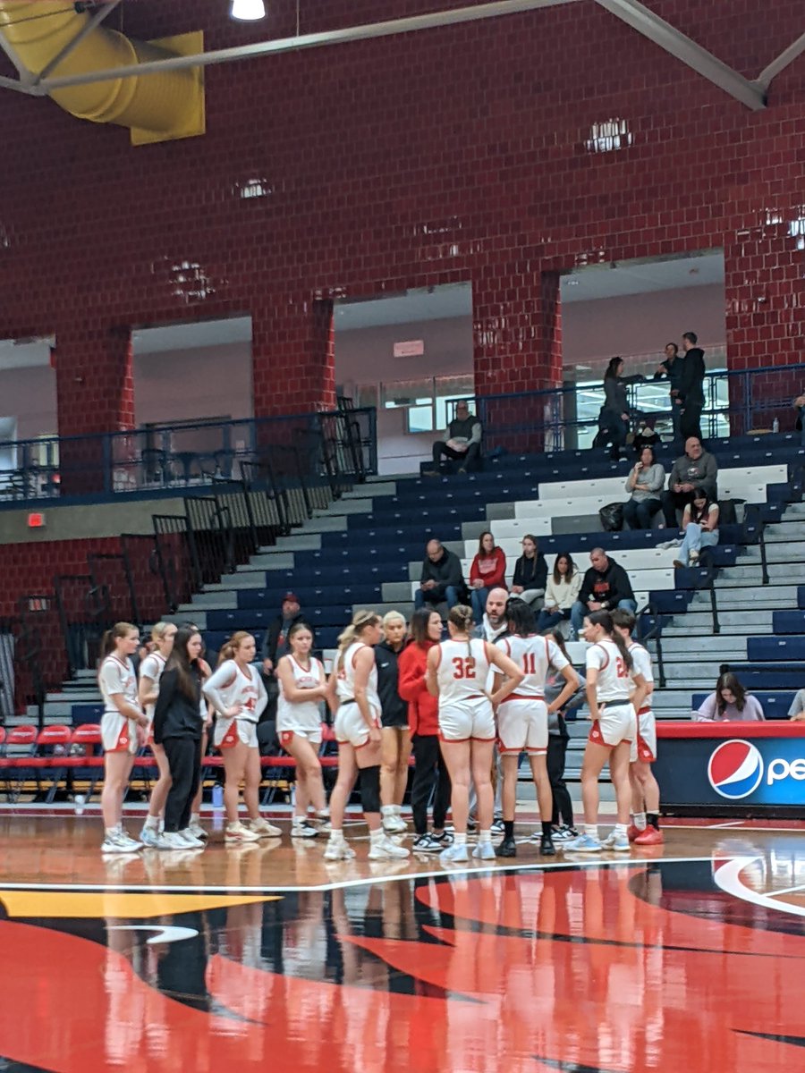 CoachEvanBell's tweet photo. #20 @averithiede (28') is driving w/ a burst to the basket for layups &amp; creating shots for Anchor Bay. #11 Karissa Lewis is slashing &amp; scoring contested layups, &amp; #23 @juliatkaczykab chasing rebounds &amp; zooms past defenders for a full court layup. #SVSUMLKClassic @PGHMichigan https://t.co/ca2sBZjumZ