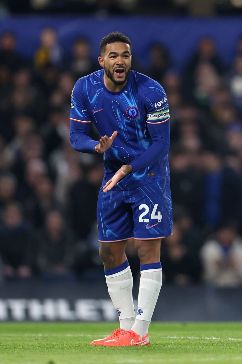 MadeOfBlaq's tweet photo. All Chelsea's starting back 4 got a G/A tonight:
Tosin - ⚽️
Cucurella - ⚽️
Chalobah - 🅰️
James - 🅰️

#CFC
#CFCWOL https://t.co/FQy9eBx5IS