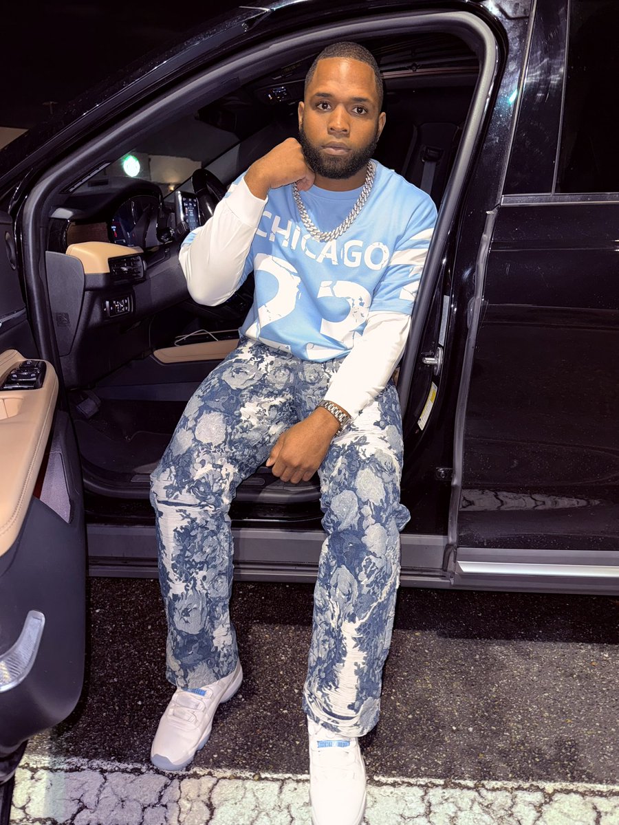 tStokes_5's tweet photo. Feel like the coldest ever, I got permanent pneumonia 🥶 https://t.co/2e81sBUsC2