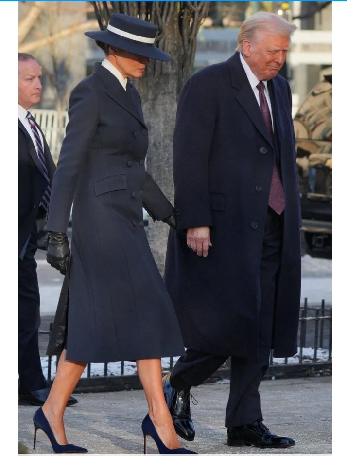 $MELANIA looking like a gangsta! Ready for business! 🤣