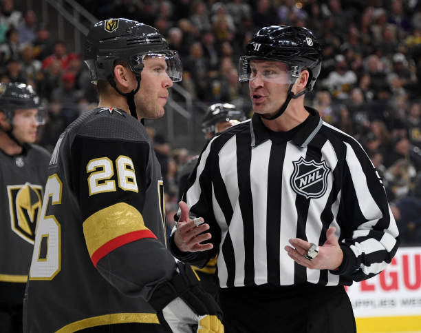 ScoutingTheRefs's tweet photo. Blues vs. Golden Knights
Referee: Kyle Rehman #10
Referee: Stephen Hiff #46
Linesman: Mark Shewchyk #92
Linesman: Travis Gawryletz #67
https://t.co/gT481dF6n8
#STLBlues #VegasBorn #STLvsVGK #NHL https://t.co/lMjMjZKbJX