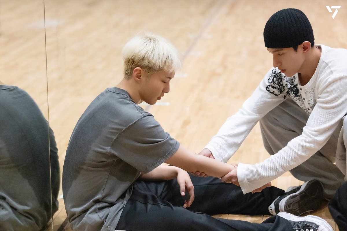 왜이래………….
아 왜이래진짜……… ㅠㅠ