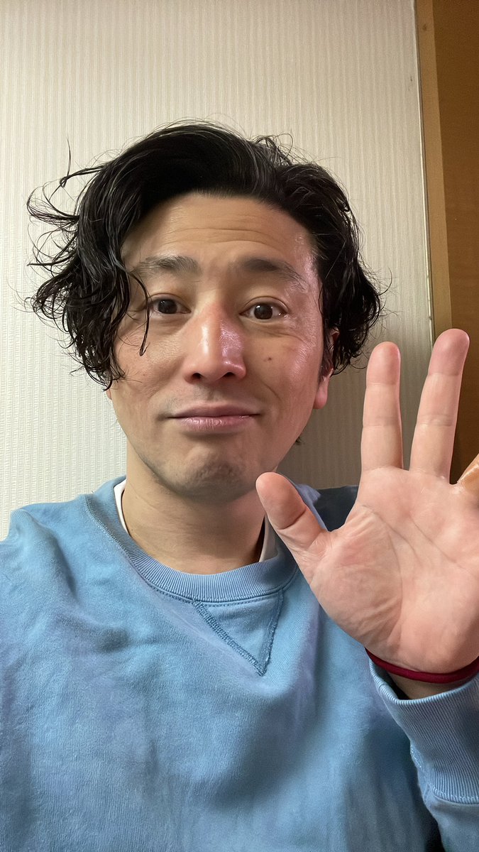 yuusuke_s's tweet photo. 誕生日を迎えました😆

日々を幸せに穏やかに過ごせるのは、沢山の方々に支えて頂いてきたからです。娘や妻もこの先の人生で人や出会いに恵まれるように。

そして、皆様への感謝を胸に1日を過ごしたいとおもいます！
いつもありがとうございます😊

良い一日を！！

20250121関根裕介 https://t.co/odGlWNBS2u