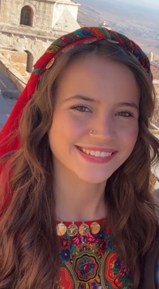 güzel geçen bir yılı ardında bırakırken yenisine de hep birlikte girecek olmanın sevincini paylaşıyoruz doğum günün kutlu olsun ve sana kalbinin dilediği tüm güzellikleri getirsin iyi ki doğdun peri kızımız seni çok seviyoruz q

MutluYaşlar YağmurYüksel