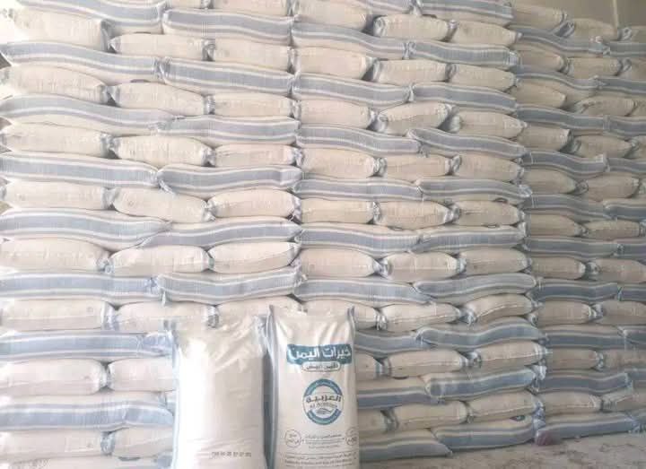 #بلده_طيبه_ورب_غفور ... من خيرات بلادي #اليمن ومزارعنا الوطنيه، قمح محلي متوفر في الاسواق بكميات كبيره وبسعر المستورد.

شكرا #صنعاء وتسلم الايادي ورحم ابوه من غرس
#معا_نحو_الاكتفاء_الذاتي
#معا_لدعم_المنتج_الوطني