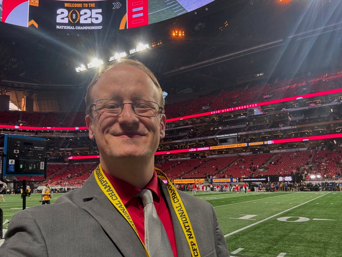 wafrhest's tweet photo. National championship? ✅
Living a dream? ✅
Little to no sleep? ✅ https://t.co/iaByzKsjdf