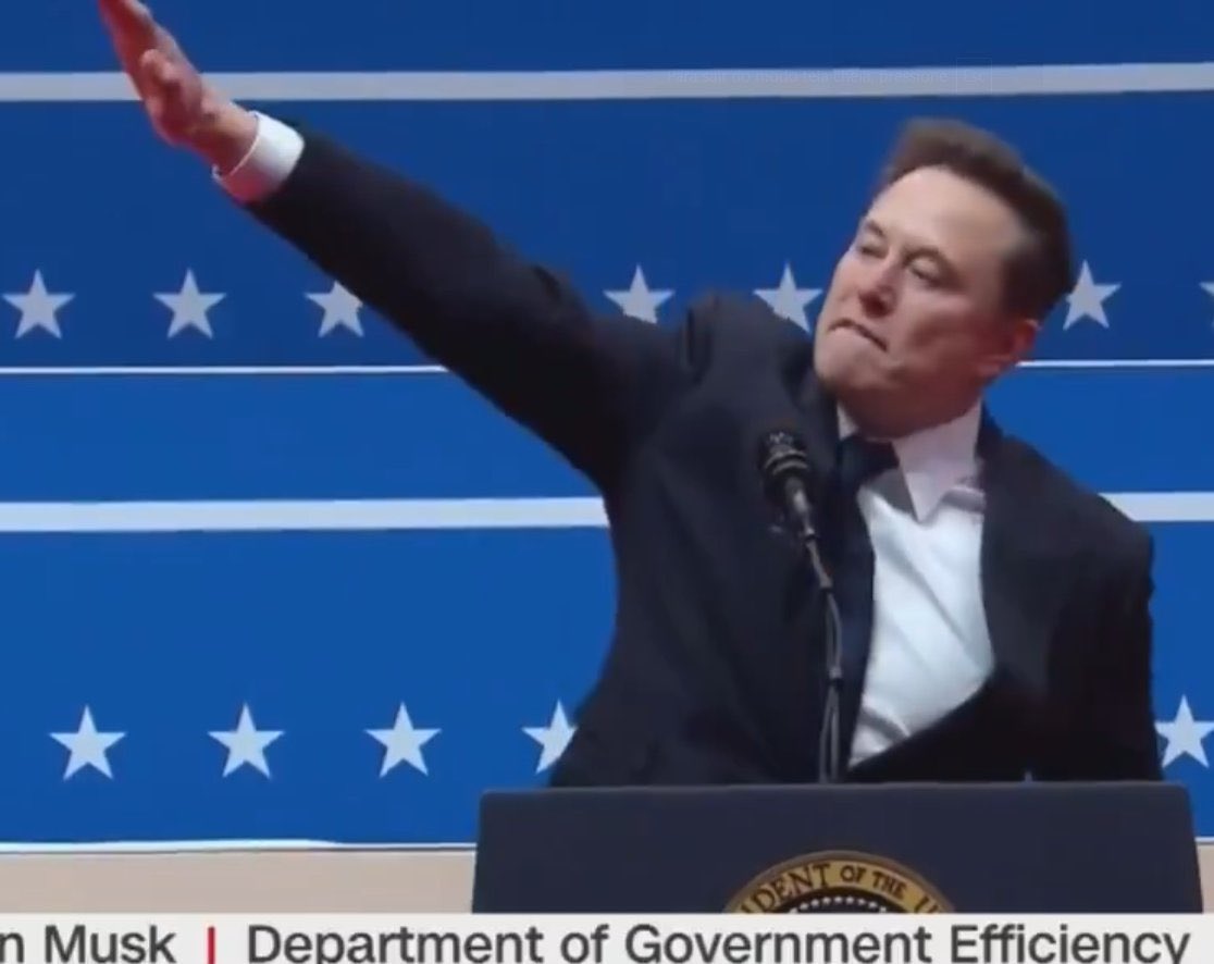 MauMeirelles's tweet image. Mundo inteiro debatendo se o Elon Musk fez sinal nazista.

 Cariocas preocupados se é gesto de facção.
