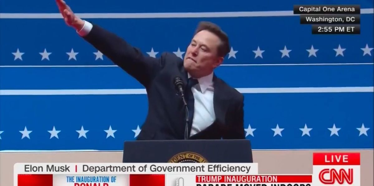 Durante la Seconda guerra mondiale 290.000 soldati americani morirono in combattimento e 670 000 rimasero feriti per permettere a sto stronzo di fare il saluto romano.