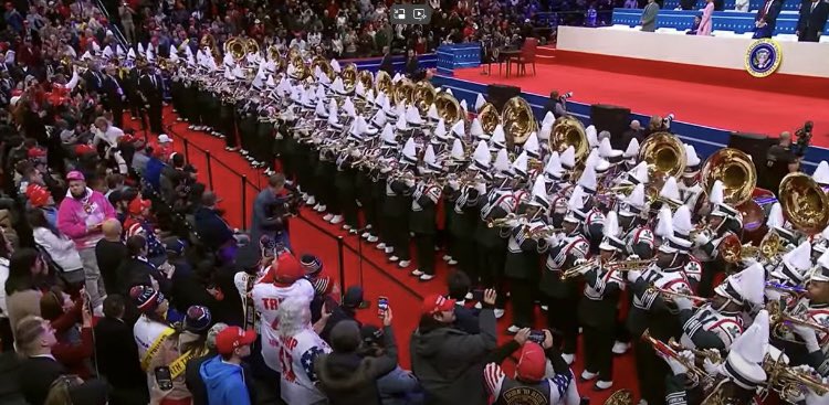 KTrumpgirl's tweet photo. This Mississippi Valley State Band killed it!!! 300 students .. There’s some Proud parents in America Today!! https://t.co/pcVLcKB1Di