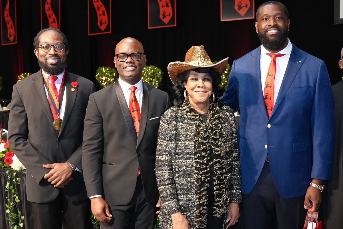 A role model to so many. 👏

<a href="/T_Armstead72/">T. Stead 🎤🎧</a> was inducted as an official Role Model at 5000 Role Models of Excellence Project’s 32nd Annual Dr. Martin Luther King, Jr. Scholarship Breakfast.