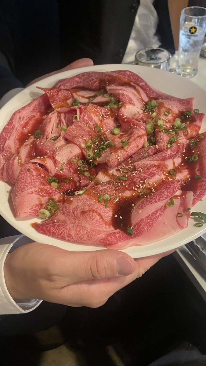 おはようございます☀️
昨日は社長と焼肉に行かせていただきました！
贅沢なお肉をいただき…何より社長をはじめ、1月よりご入社された山田さんや大阪支社メンバーと楽しい時間を過ごせたことがとても幸せでした🌸
月曜日から贅沢な一日をありがとうございました！
本日もよろしくお願いいたします！