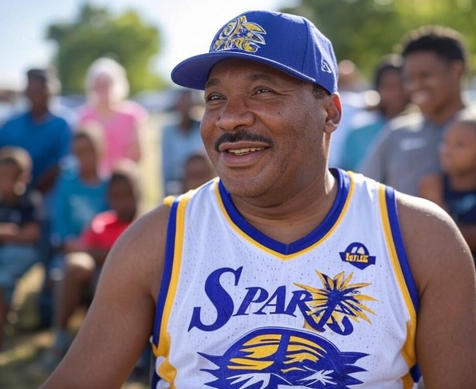 TheLakersAve's tweet image. ⚡️LA Sparks honor Dr. MLK Jr. Join LAS⚡️
 in volunteering for equality &amp;amp; justice. 🙏

ℹ️: bit.ly/3CsvECt #MLKDay #MLKInColor