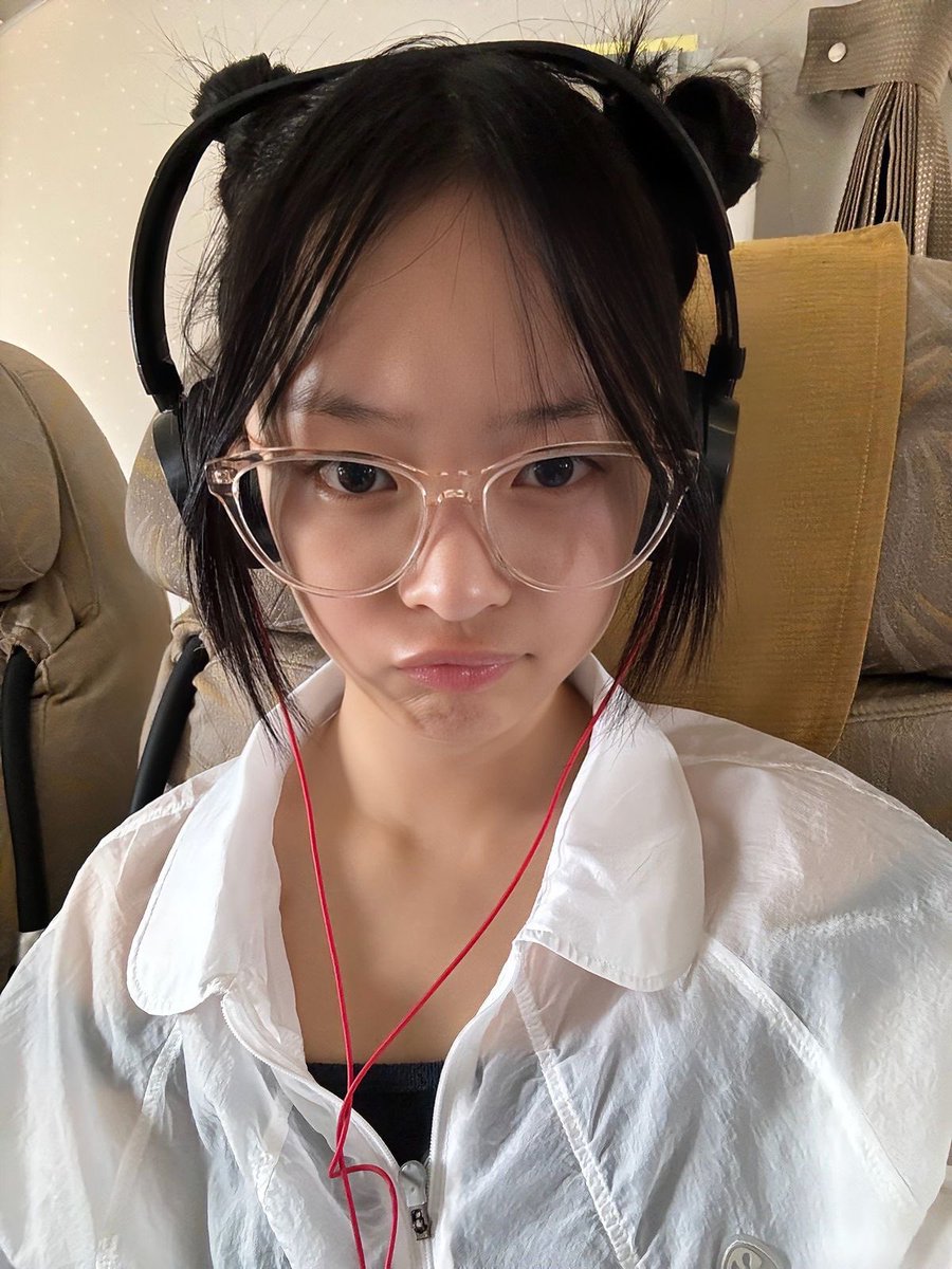 restarting~ hii! i’m zelle looking for interactive moots 🫶🏻

⤷ she/her | 08 | filo 🇵🇭
⤷ not new to #stantwt / #kpoptwt
⤷ ults: enhypen, txt, and lesserafim 
⤷ #jungwon stan 🫡
⤷ also like newjeans, svt, katseye
⤷ any fandom are welcome 🫶🏻

↻/♡ will be very appreciated!