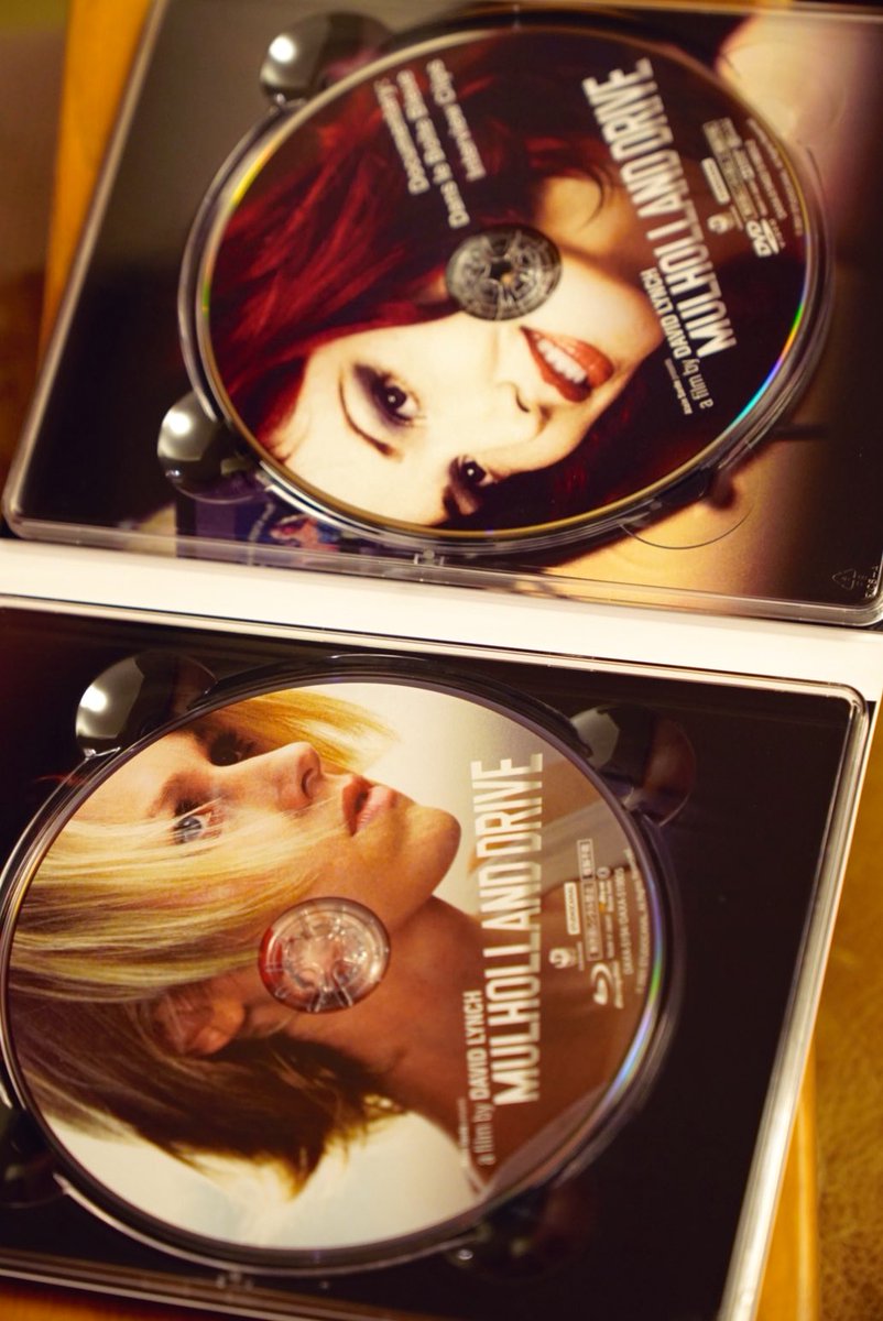 HIDEO_KOJIMA_EN's tweet image. I still couldn't fill the hole left in my heart. So last night, I watched "Mulholland Drive" again, this time in the 4K remastered Blu-ray edition, as a tribute.