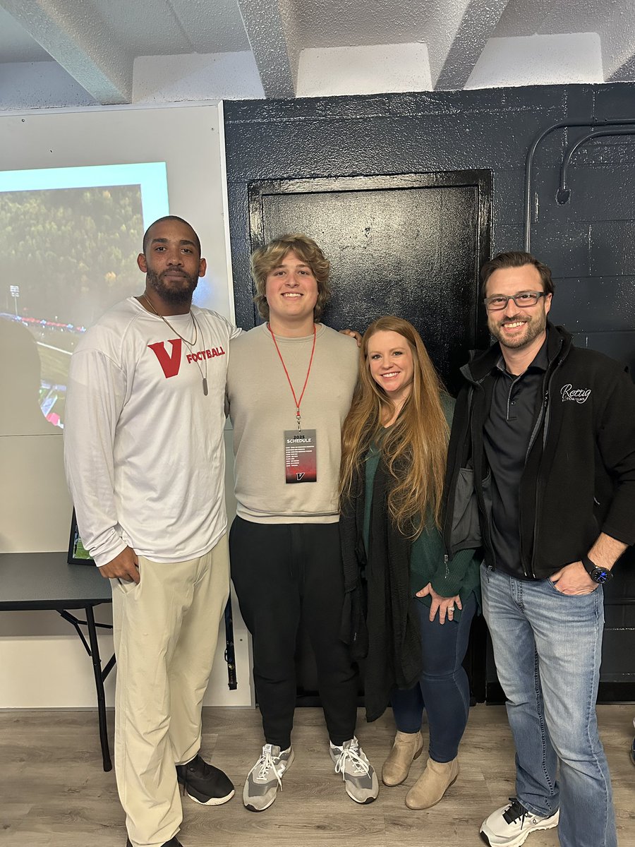 I had a great time at <a href="/UVAWiseCavsFB/">UVA Wise Football</a>. Thank you so much to <a href="/KirbyCannon4/">Kirby Cannon</a> and <a href="/EJNorris45/">Coach EJ Norris</a> for the invite. I really enjoyed getting to meet coaches, and see the campus!