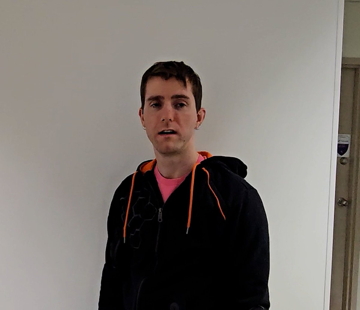 Linus Tech Tips tweet media