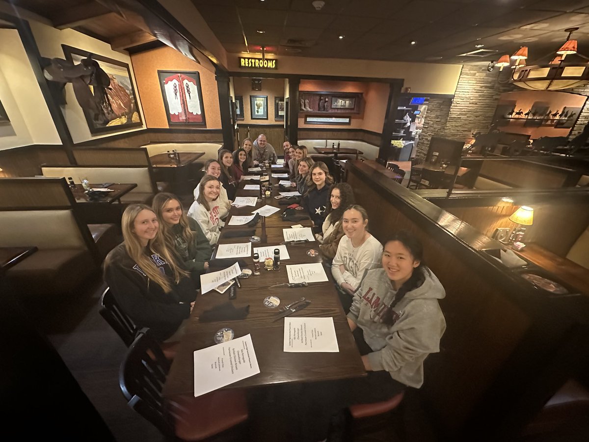 A BIG thank you to Longhorns Steakhouse for hosting our team dinner!!! 
🤘🏼🍽️ #wearelonghorn