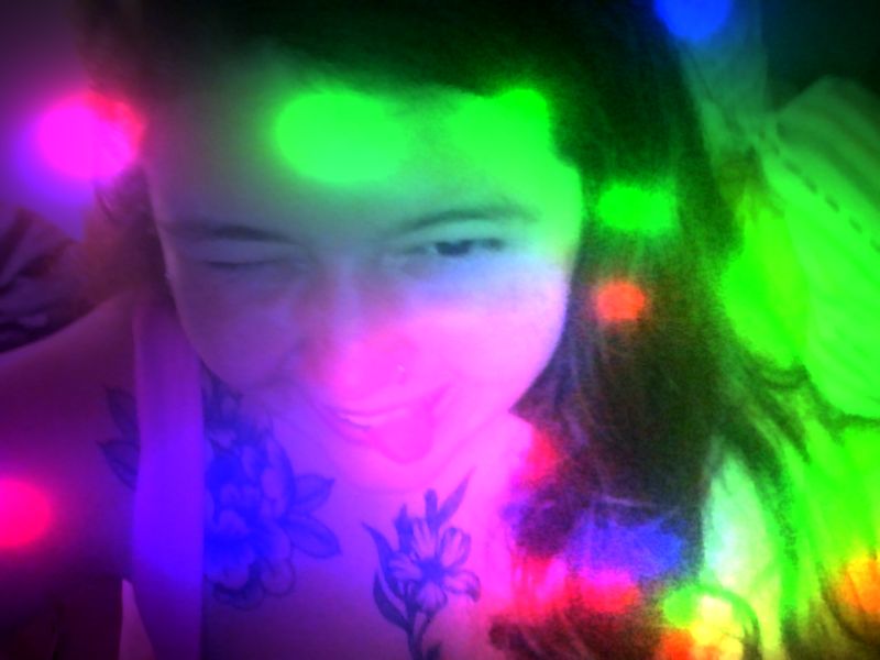 couguinho's tweet image. Segunda sem celular, só na paz e no sossego de casa (¬‿¬) #ModoOffline