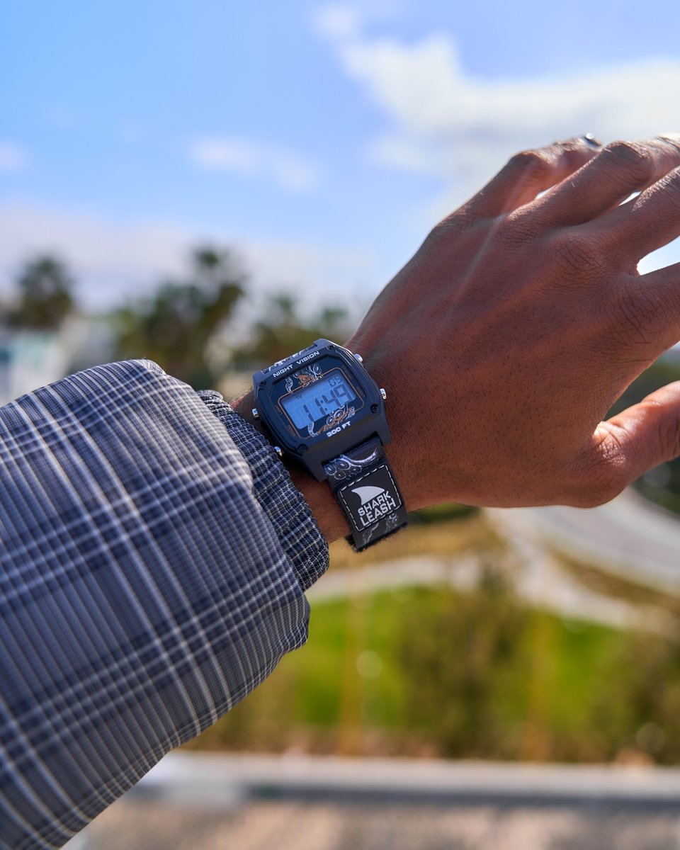 freestyle_watch's tweet photo. The weather might be cool, but the Octopus Black is turning up the style 🖤 Proof that your wrist game can stay hot no matter the chill 🔥 #watchpics #surfwatch #watchdaily #watchshot #watchlove #watchgram #octopus #coastalcool https://t.co/Fd4WKdzbr0 https://t.co/lHBQ8UhOWJ
