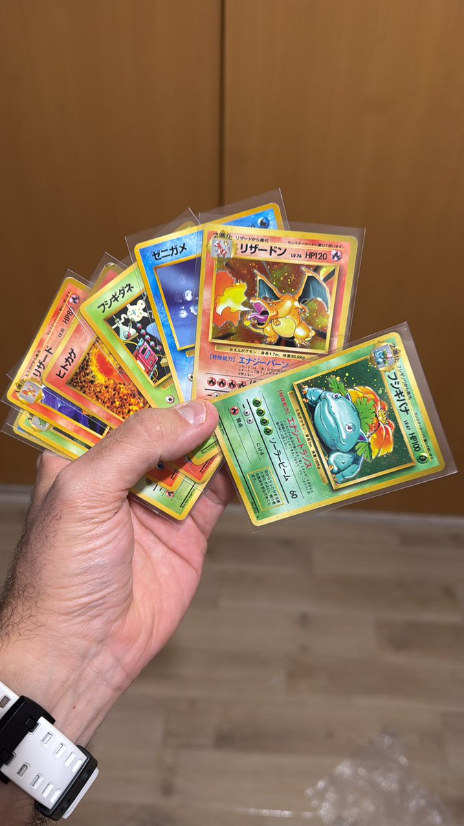 ReptaLive's tweet photo. Madre mía… que mi vecino japonés de 70 años me regale una caja llena de cartas y que encuentre esto… 🫠❤️
No tenía ni idea del valor hasta que lo he subido en instagram y me ha contestado muchísima gente https://t.co/ymUWPpyUyK