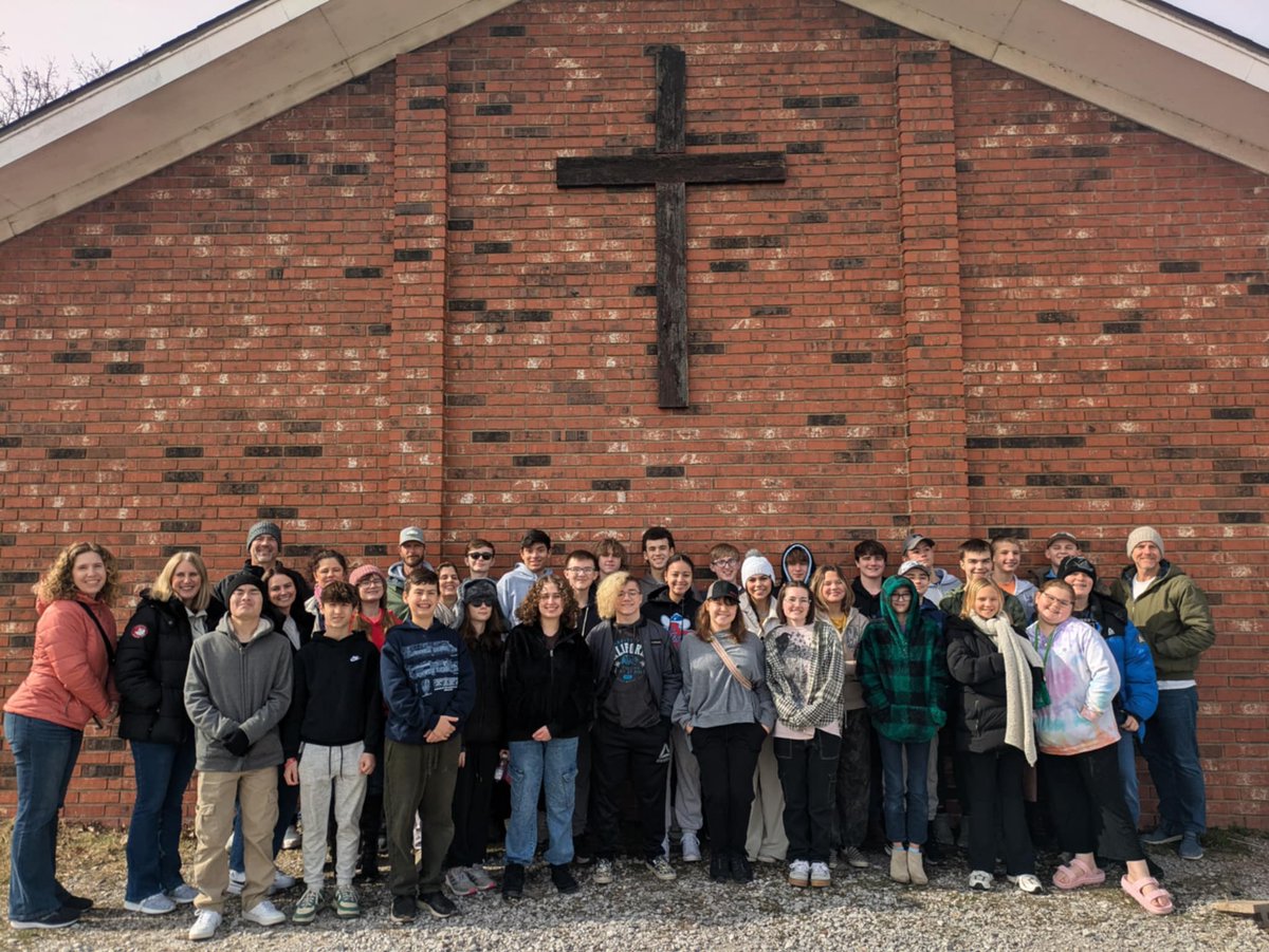 Today, several OSIEL students and parents honored the legacy of Dr King by serving at The Ministry Center.