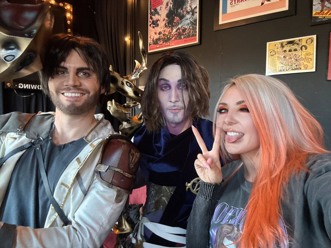 I love this fandom   #jayvik https://t.co/Tgdmqq1Y4R<a href="/tag/jayvik"class="tags">#jayvik</a>