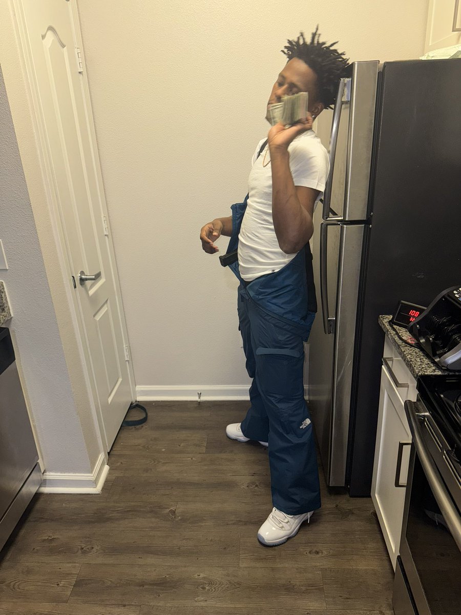 mobb_tied's tweet photo. I Made A Money Counter Jam , I Guess I Gotta Use My 🙌💰🤷🏽♂️ #FreeTwitch #FreeTali https://t.co/oYg9MZQsrH
