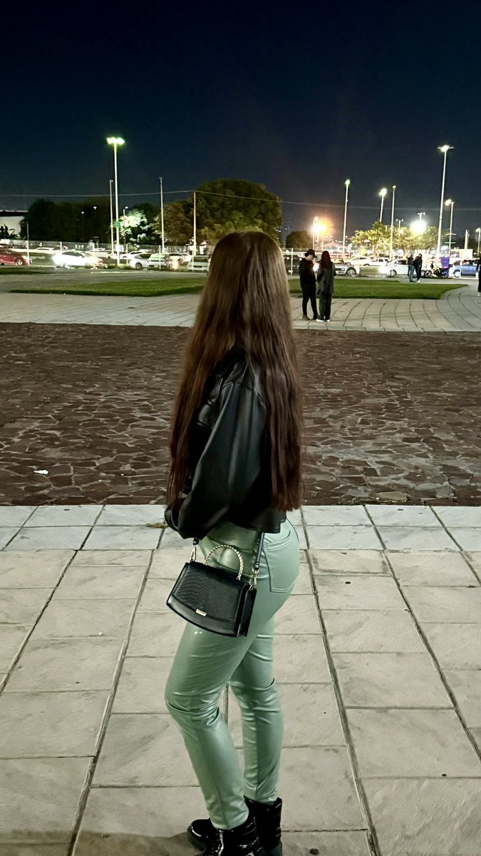 steph0530852189's tweet photo. Paseo 🖤 https://t.co/yq1KCyysGn