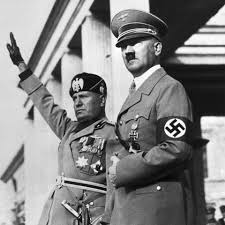 PetitAnthony89's tweet photo. @gyver_angus_2 @doflaFR et la Mussolini avec son poto dodolf https://t.co/jN3peg8Wks