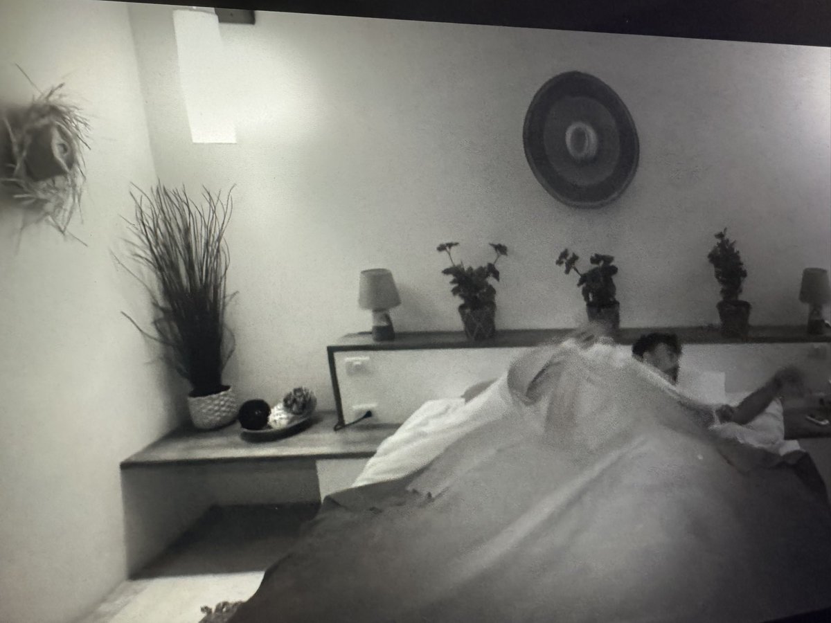 comentandooo_'s tweet photo. He contrastado información y es la habitación de Eros, por lo que son él y Erica #LaIslaDeLasTentaciones3 https://t.co/Vmo0H0qOoT