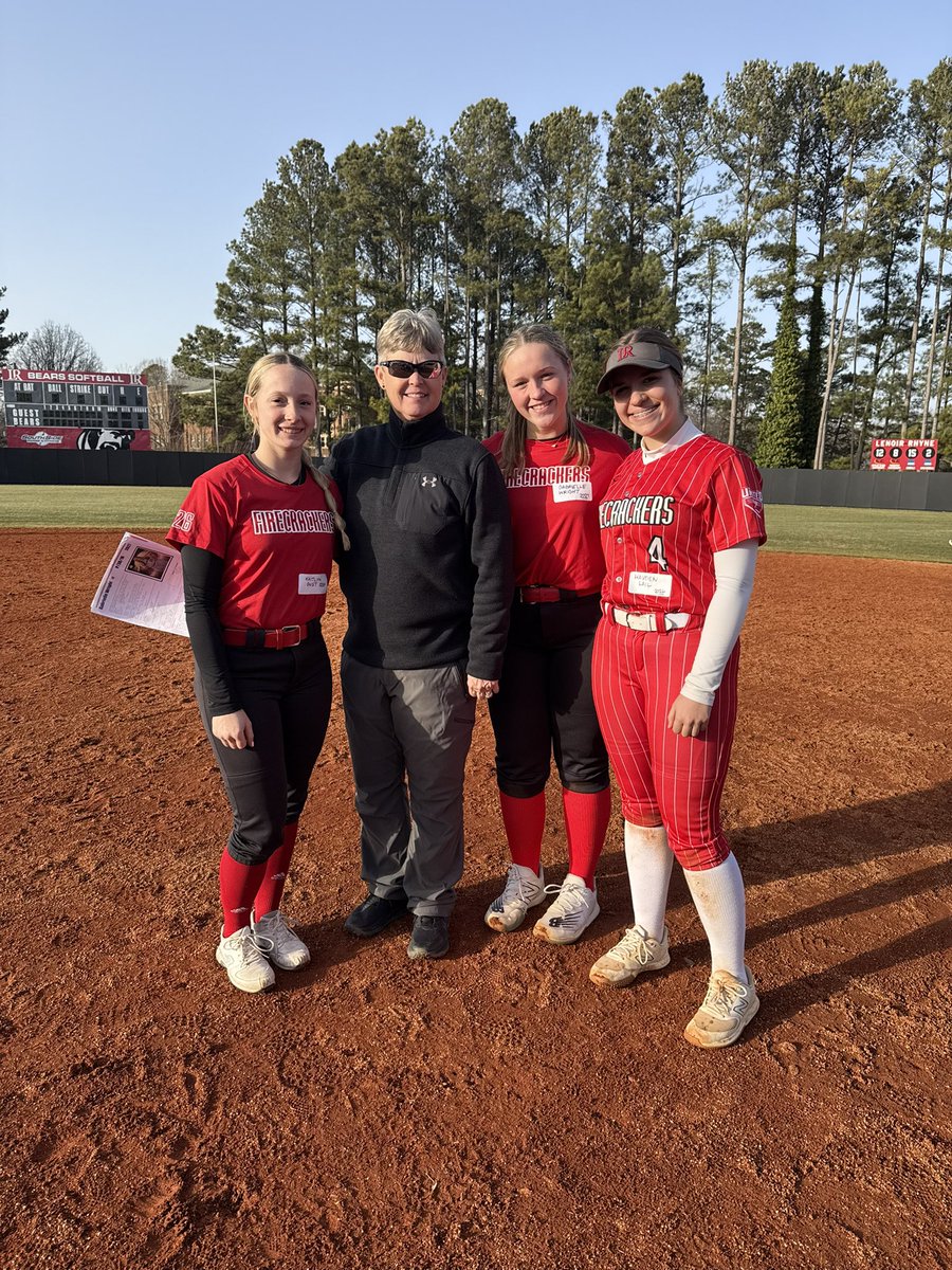 _haydenlail's tweet photo. This past Saturday I took a trip to my future time and had so much fun. Thank you Coach Hollar, Coach Kenley and the players for all of the feedback. I can’t wait to be back! @HollarShena @LRSoftball @FC_LaRousa https://t.co/73s8vJmxri