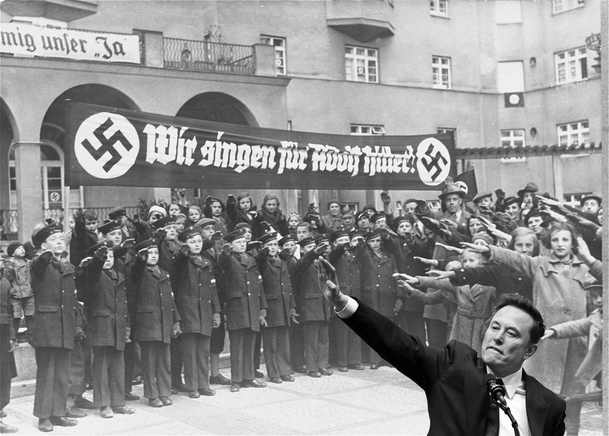 MemoriasPez's tweet photo. ¿Qué hacía Elon?

a) Pedir clemencia al emperador
b) Comprobar si llueve
c) Pedir un taxi
d) Festejar la invasión de Varsovia en 1939

Por favor, sólo respuestas incorrectas. https://t.co/KsmcrE9tAO