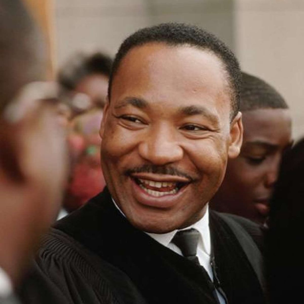 ULGM's tweet image. #MLKInColor 🎨

These vibrant photos of Dr. Martin Luther King Jr. &amp;amp; Coretta Scott King remind us of their enduring strength and resilience.

Today, as we honor Dr. King’s legacy, we #ReclaimMLK by diving deeper into his mission and pushing forward toward a more just world. 👑✊🏾