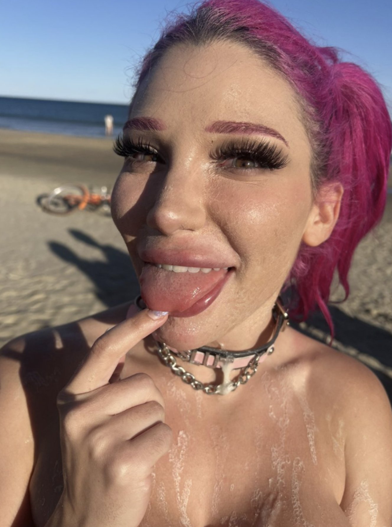 Lily Lou ๐ on X: @harunausama266 The beach video ๐ณ t.co XfEsII5NgO X