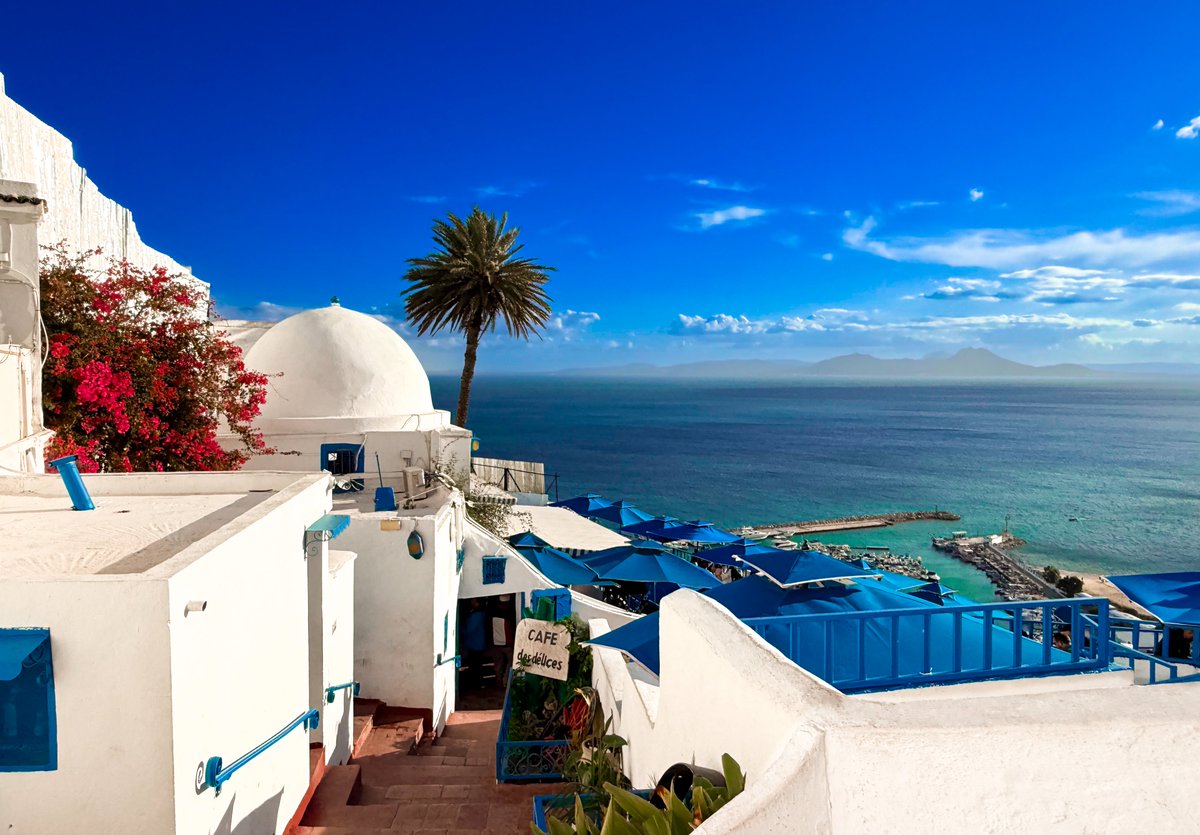 NEFootsteps's tweet image. I can't believe how much Tunis looks like a Greek island! The neighbourhood of Sidi Bou Said is almost entirely painted in blue and white and it makes for such an aesthetic scene