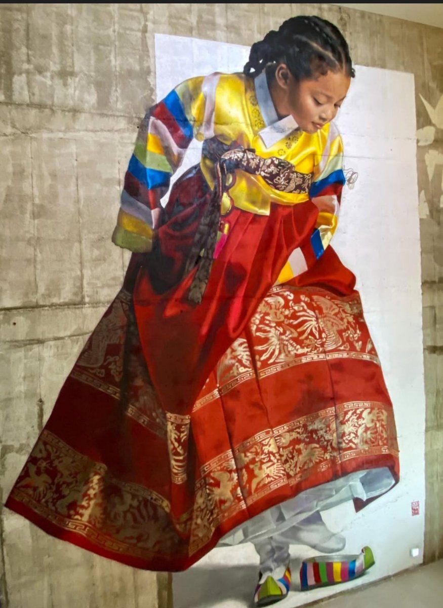 "Walk in your shoe" ❣️
By royyaldog Busan, Korea  🇰🇷
#streetart #art #photograghy #mural #urbanart #california #tuesdayvibe
#korea #trump #Busan #israil